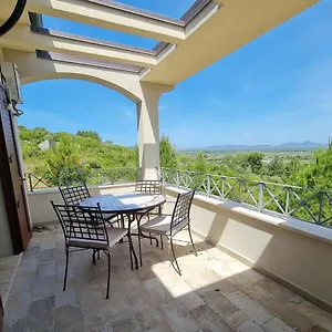 https://alghero-house-with-panoramic-view-immersed-in-full-nature.in-sardinia.net